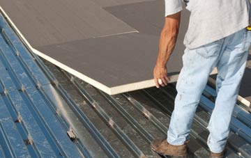 benefits of insulating Hole flat roofing